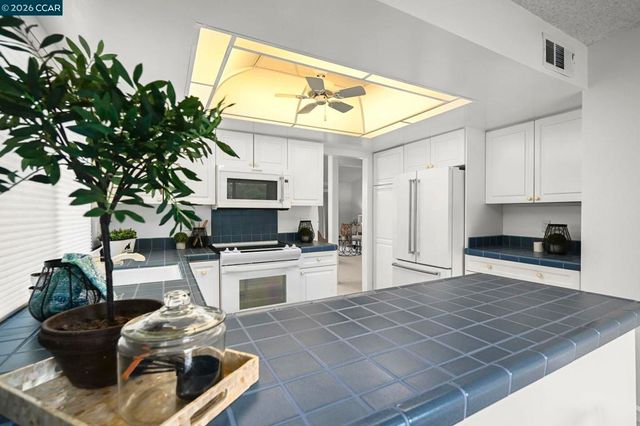 1945 Cactus Ct 1, Walnut Creek, CA 94595