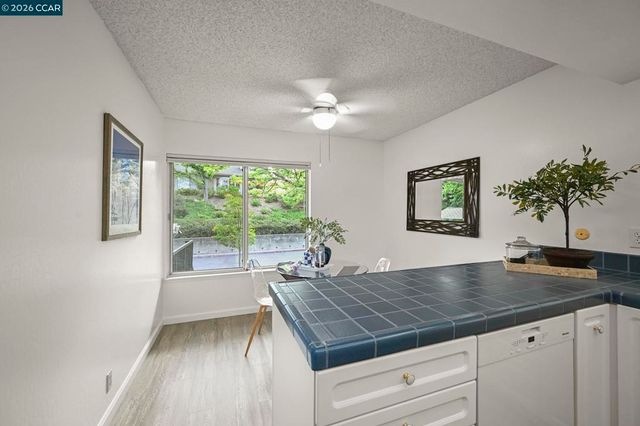 1945 Cactus Ct 1, Walnut Creek, CA 94595