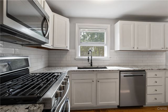 7991 Nutmeg Lane, Clay, NY 13090