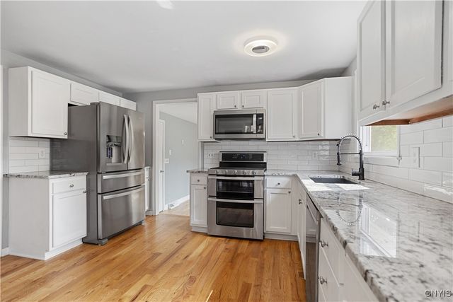 7991 Nutmeg Lane, Clay, NY 13090