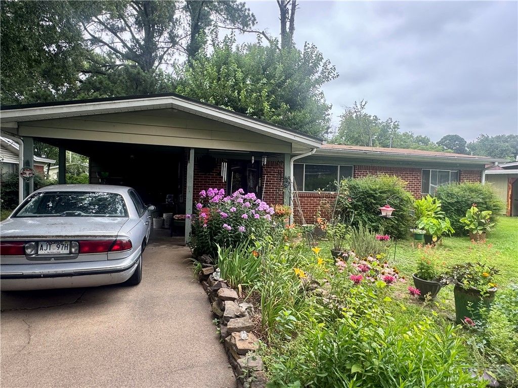 403 E 13th Street, Russellville, AR 72801