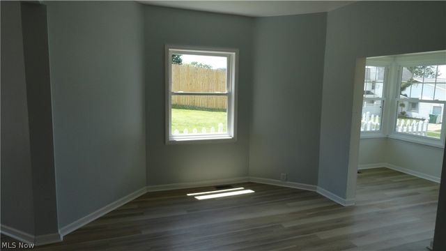 556 Louisiana Avenue, Chester, WV 26034