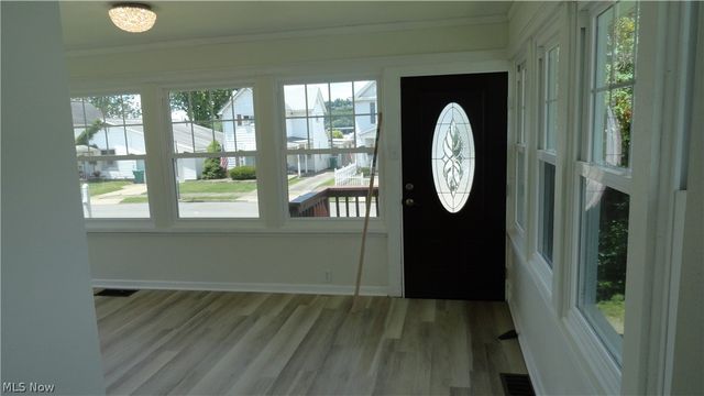 556 Louisiana Avenue, Chester, WV 26034