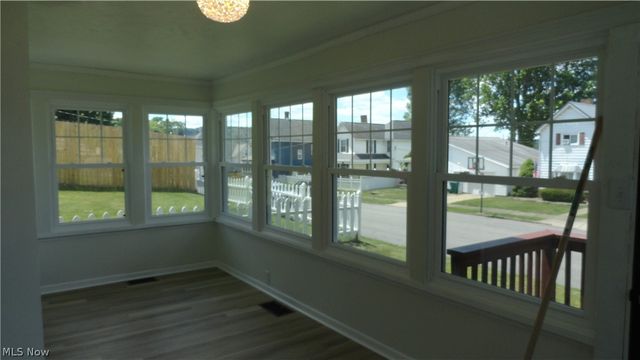 556 Louisiana Avenue, Chester, WV 26034