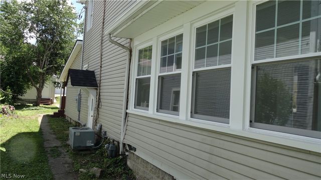 556 Louisiana Avenue, Chester, WV 26034