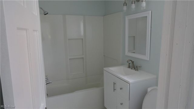 556 Louisiana Avenue, Chester, WV 26034