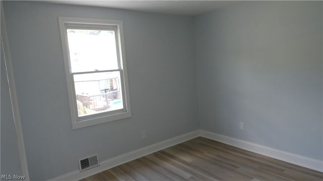 556 Louisiana Avenue, Chester, WV 26034