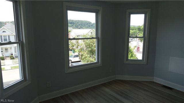 556 Louisiana Avenue, Chester, WV 26034