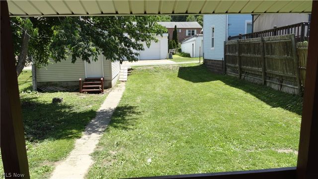556 Louisiana Avenue, Chester, WV 26034