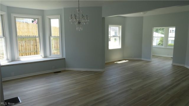 556 Louisiana Avenue, Chester, WV 26034
