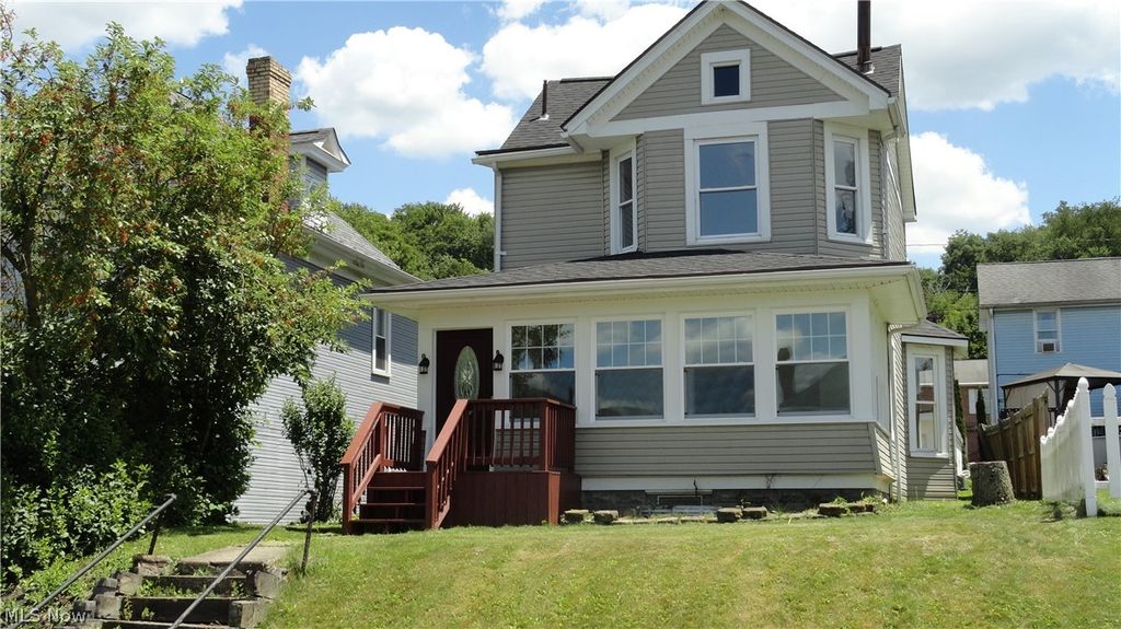 556 Louisiana Avenue, Chester, WV 26034