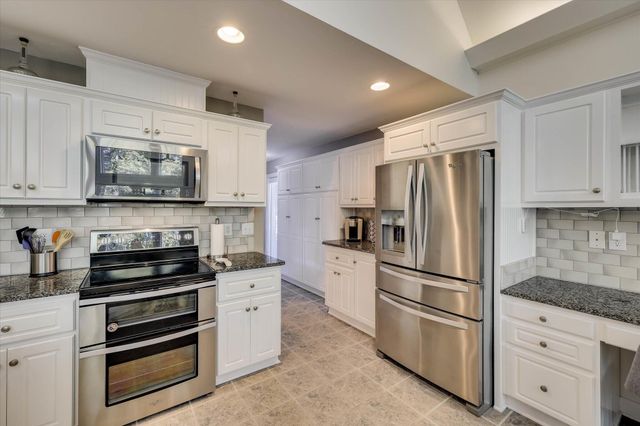 202 Deer Run Lane, Mccormick, SC 29835