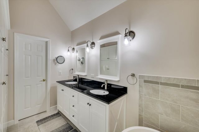 202 Deer Run Lane, Mccormick, SC 29835