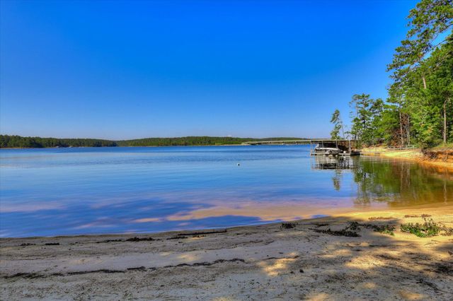 202 Deer Run Lane, Mccormick, SC 29835