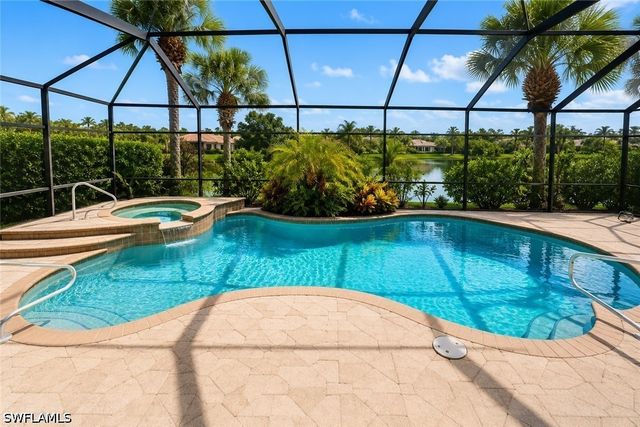 8263 Potomac LN, Naples, FL 34104