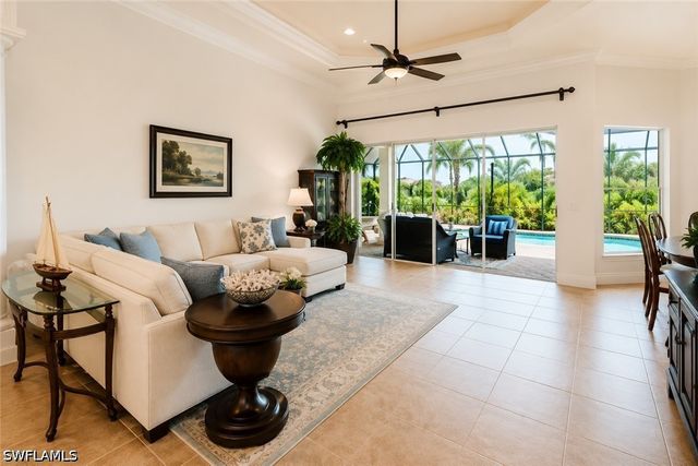 8263 Potomac LN, Naples, FL 34104