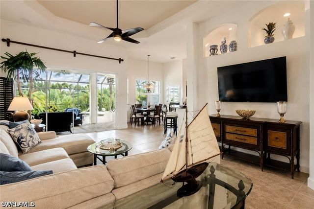 8263 Potomac LN, Naples, FL 34104
