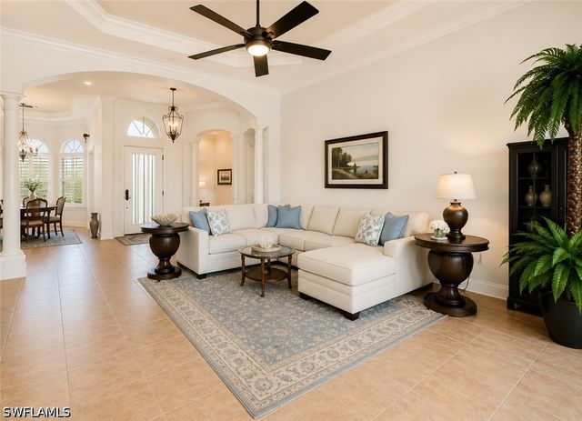 8263 Potomac LN, Naples, FL 34104