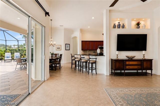 8263 Potomac LN, Naples, FL 34104