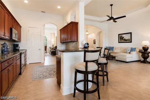 8263 Potomac LN, Naples, FL 34104