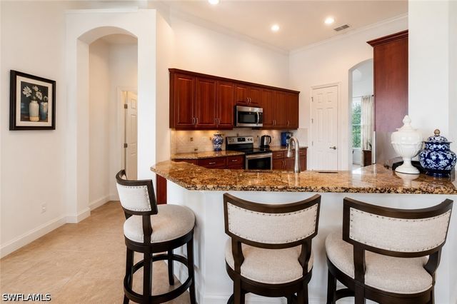 8263 Potomac LN, Naples, FL 34104
