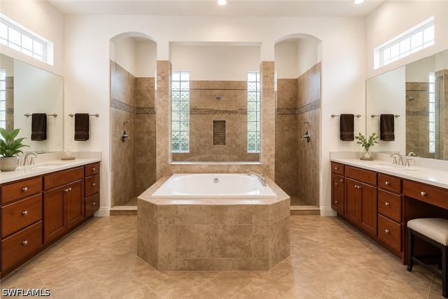 8263 Potomac LN, Naples, FL 34104