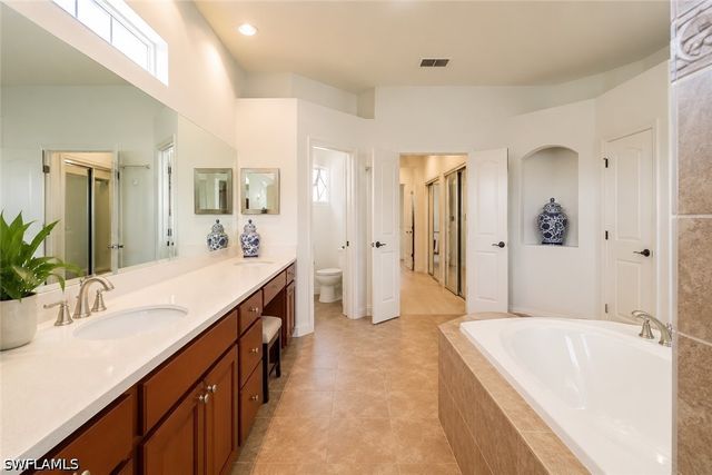 8263 Potomac LN, Naples, FL 34104