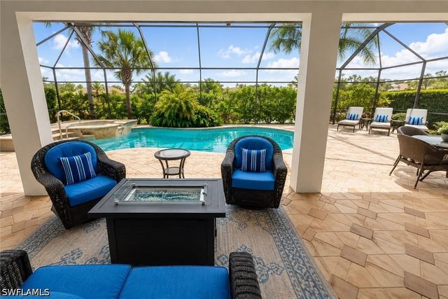 8263 Potomac LN, Naples, FL 34104