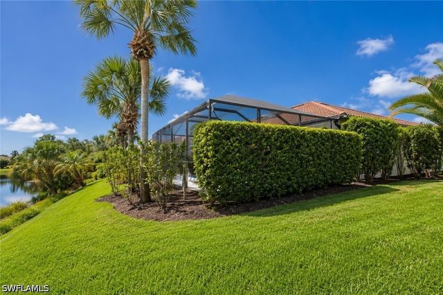 8263 Potomac LN, Naples, FL 34104