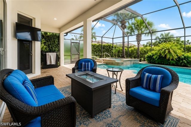 8263 Potomac LN, Naples, FL 34104