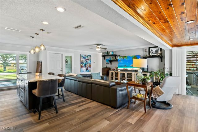 3122 SE 18th PL, Cape Coral, FL 33904