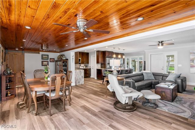 3122 SE 18th PL, Cape Coral, FL 33904