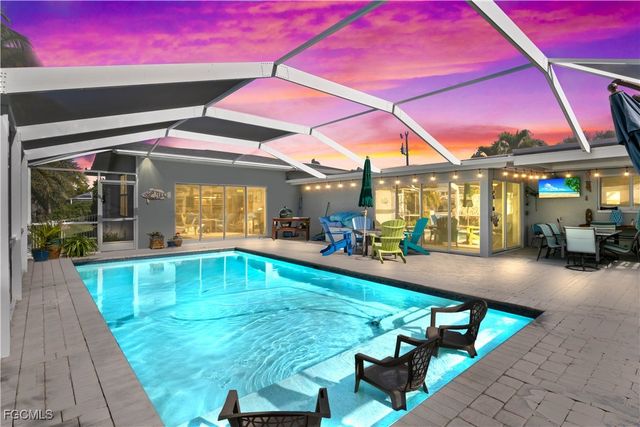 3122 SE 18th PL, Cape Coral, FL 33904