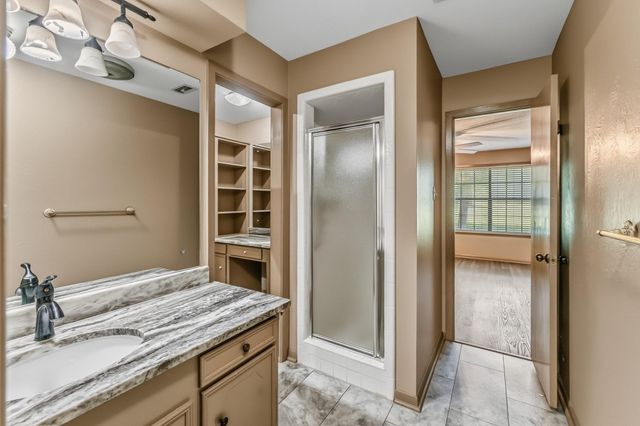 67 Fairway Drive, Normangee, TX 77871