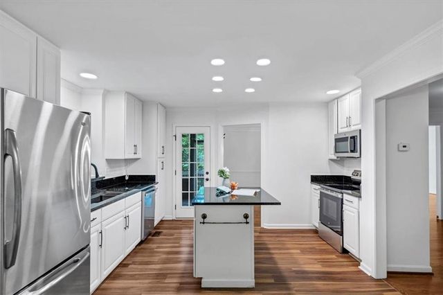 284 Due West Court, Dallas, GA 30157