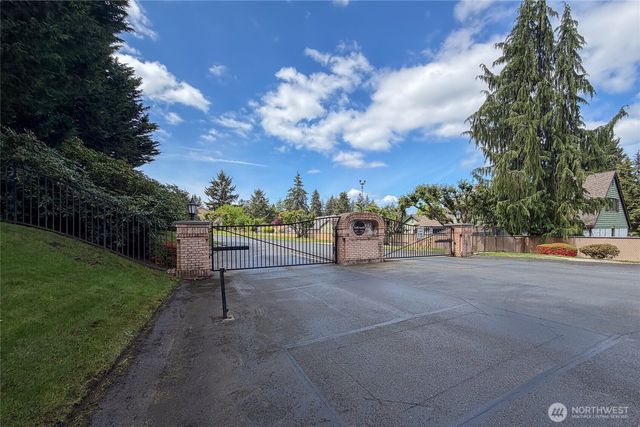 34 Lakewood Oaks Drive SW, Lakewood, WA 98499