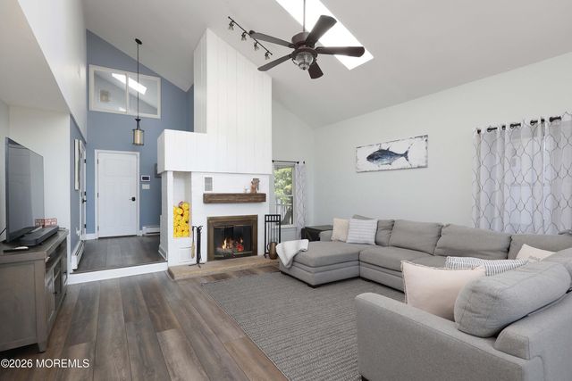 28 Farragut Drive, Brick, NJ 08723