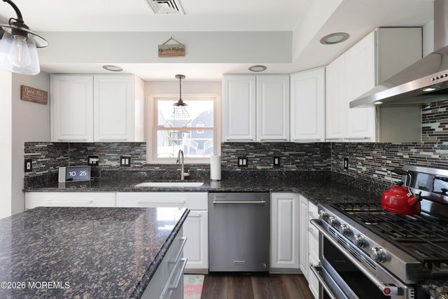 28 Farragut Drive, Brick, NJ 08723