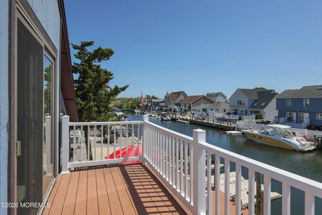 28 Farragut Drive, Brick, NJ 08723