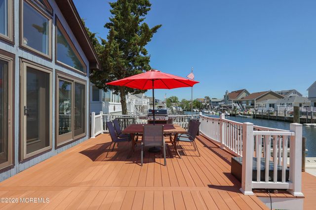 28 Farragut Drive, Brick, NJ 08723