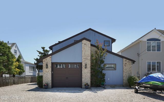 28 Farragut Drive, Brick, NJ 08723