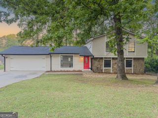 8007 Northcrest Drive, Jonesboro, GA 30238