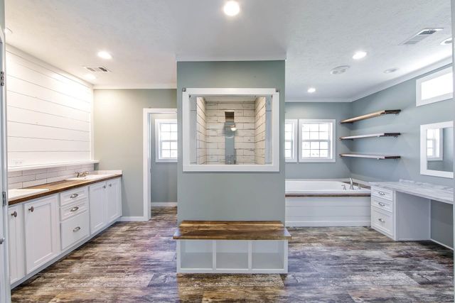 4301 Grand Caillou Road, Houma, LA 70363