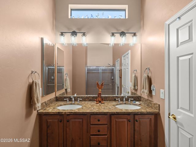 1986 E Desert Lark Pass, Green Valley, AZ 85614