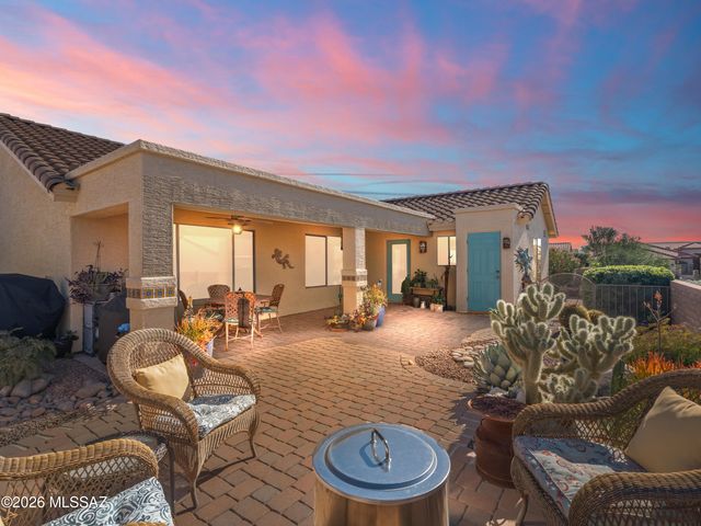 1986 E Desert Lark Pass, Green Valley, AZ 85614