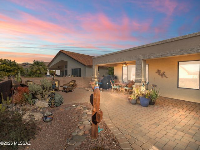 1986 E Desert Lark Pass, Green Valley, AZ 85614