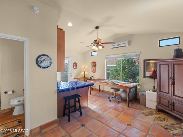 1986 E Desert Lark Pass, Green Valley, AZ 85614