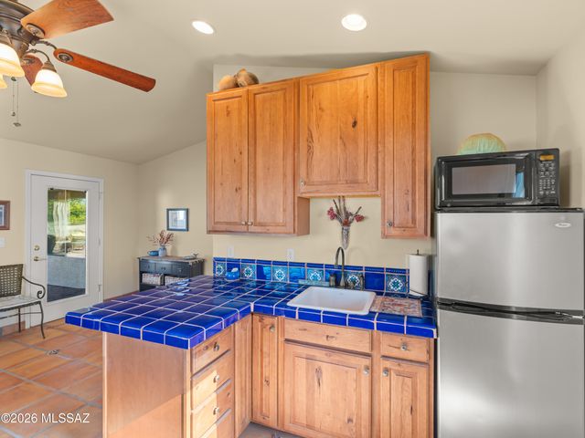 1986 E Desert Lark Pass, Green Valley, AZ 85614