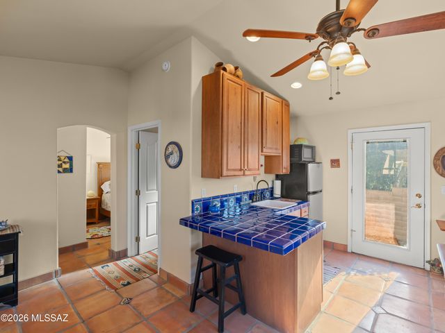 1986 E Desert Lark Pass, Green Valley, AZ 85614