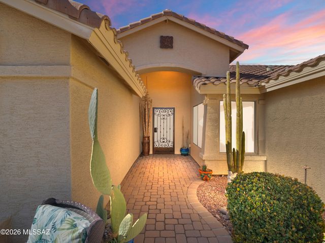 1986 E Desert Lark Pass, Green Valley, AZ 85614